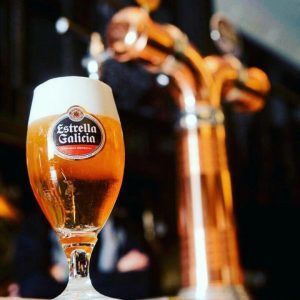 DOBLE ESTRELLA GALICIA LAGER ESPAÑA barril 5.5º 33cl